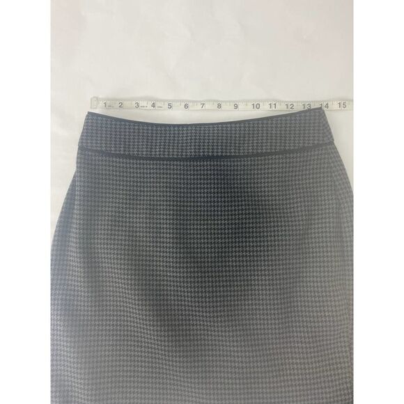 Banana Republic Houndstooth Professional Skirt Black Gray Business - Size 4P - Picture 6 of 7